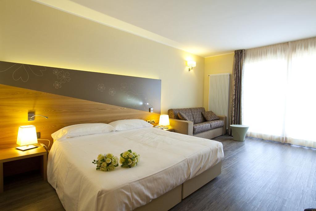 Harmony Suite Hotel Селвино Екстериор снимка