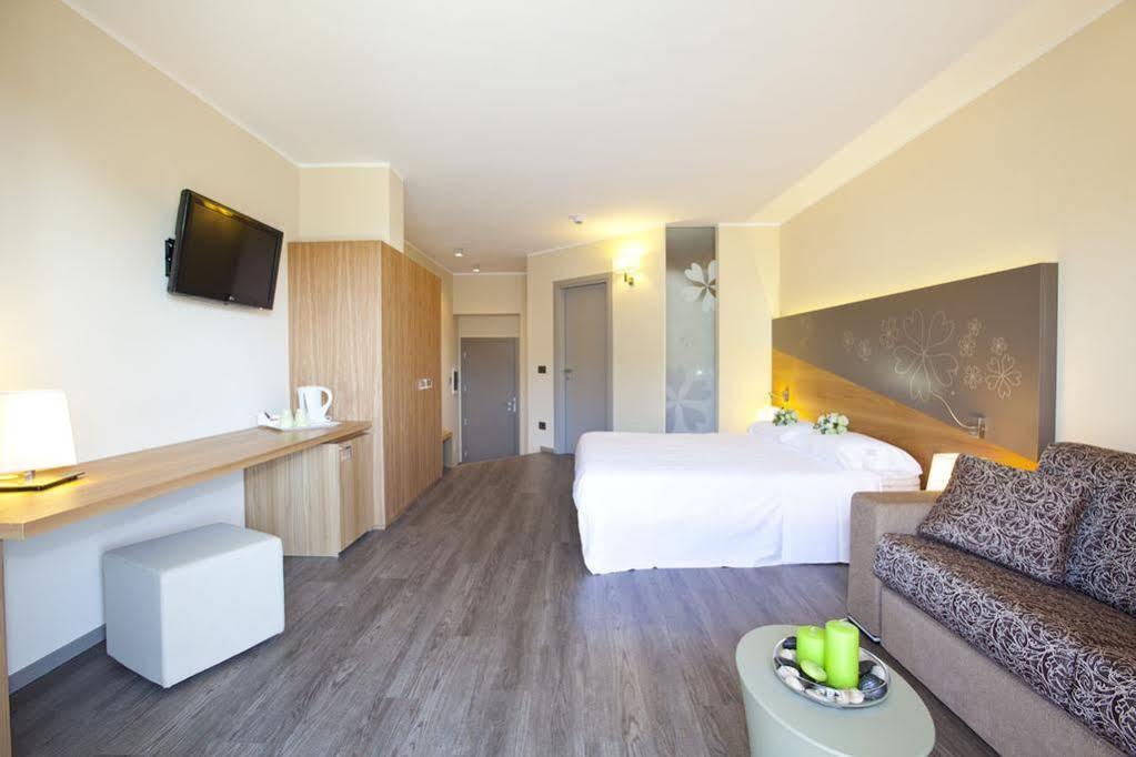 Harmony Suite Hotel Селвино Екстериор снимка
